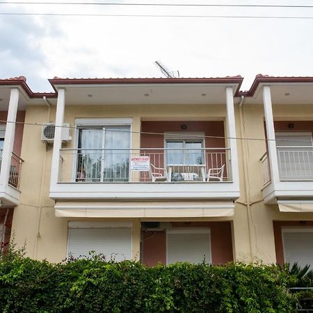 Apartment Nea Potidea. Exterior photo
