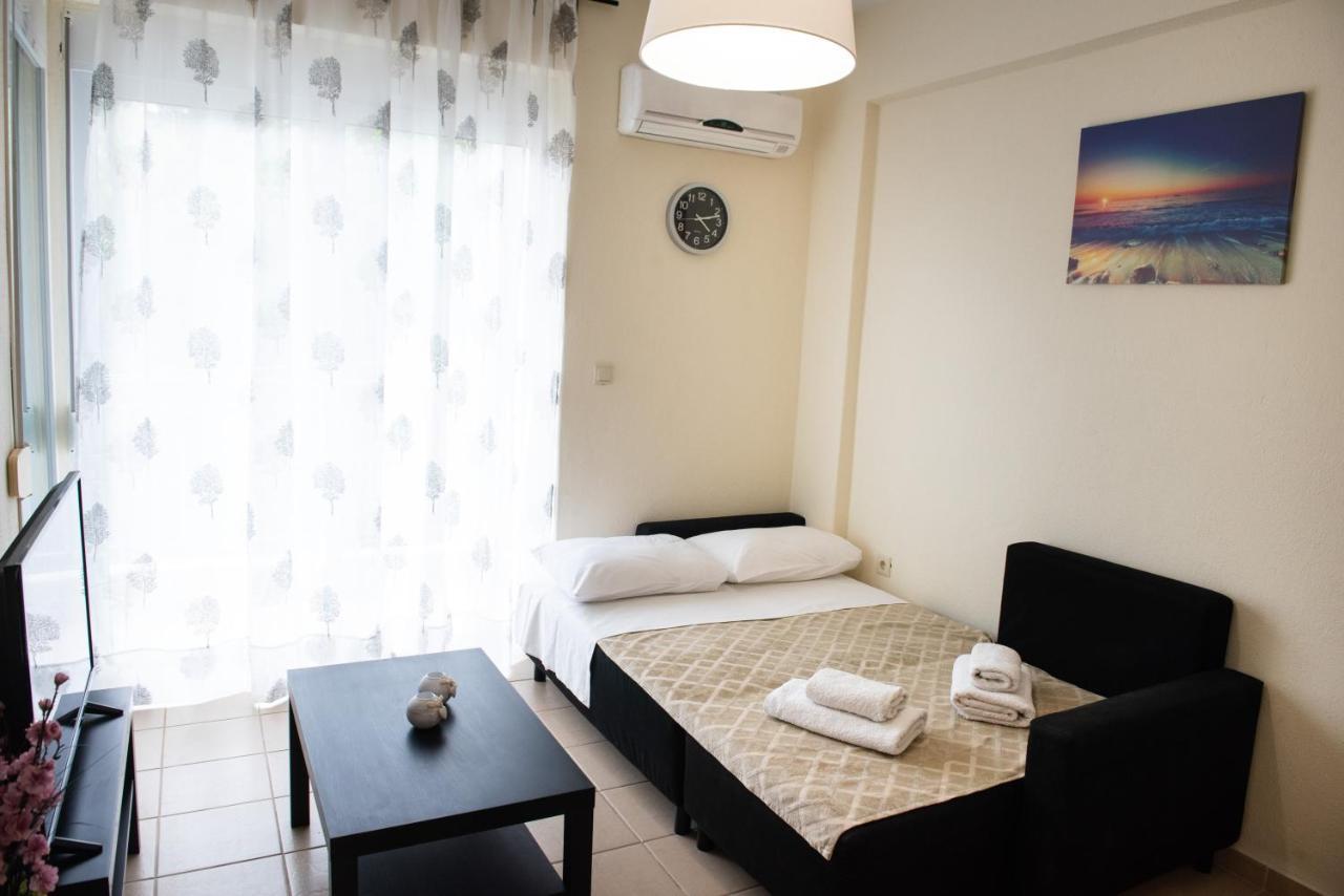 Apartment Nea Potidea. Exterior photo